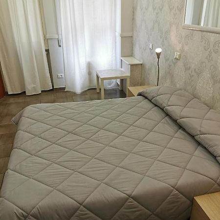 Bed And Breakfast Piramide Roma Exterior foto