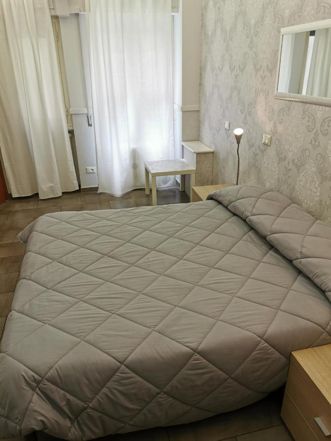 Bed And Breakfast Piramide Roma Exterior foto